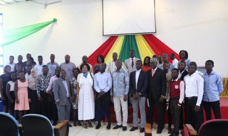 UCC School of Physical Sciences Holds Dean’s Award