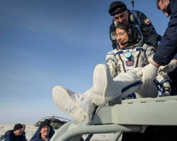 US Astronaut Returns To Earth