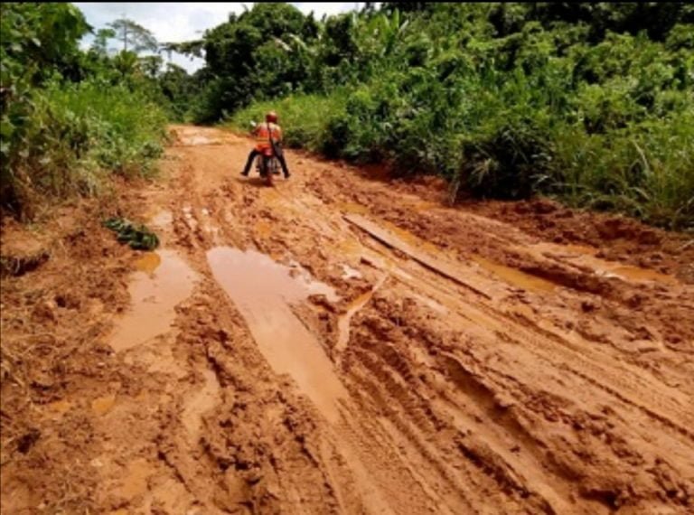 We shall ban political activities in the Assin land; if they fail to fix our roads – Residents