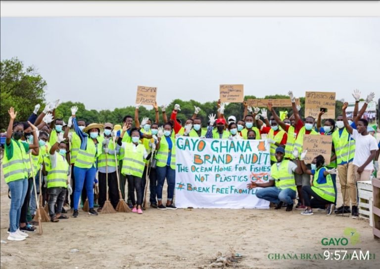 GAYO partner Human Rights Reporters Ghana et al. to rid Labadi Beach of plastic wastes 