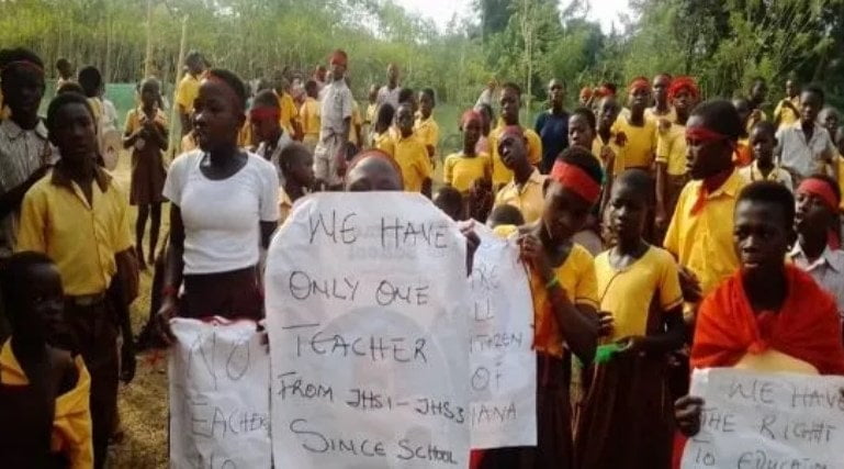 Breaking: Pupils boycott classes, demonstrate over lack of teachers at Central Region