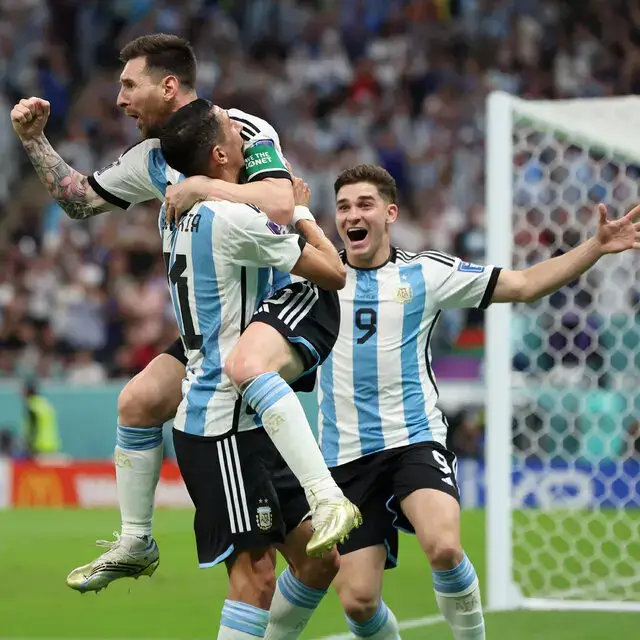 Messi Keeps Argentina Alive After Beating Mexico 2-0
