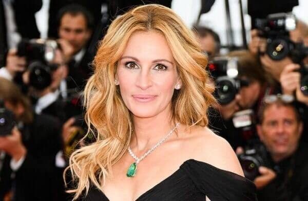 DNA archives show Julia Roberts isn’t a ‘Roberts”