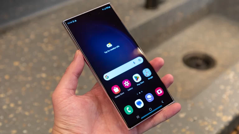 FOUR EASY HACKS TO HELP YOUR SMARTPHONE RUN FASTER