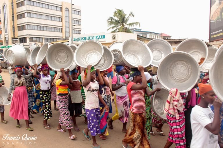Gov’t to provide 5,000 head porters with entrepreneurship skills, starter packs this year – Dr Bawumia