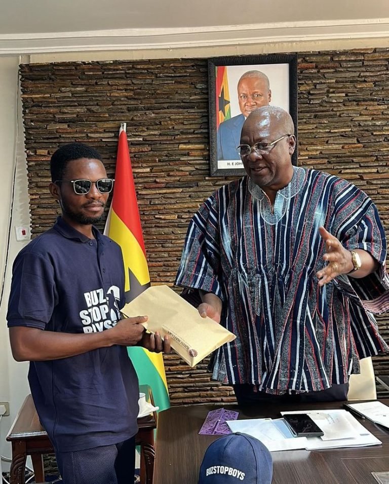 John Mahama donates GH¢50,000 to Buzstop boys