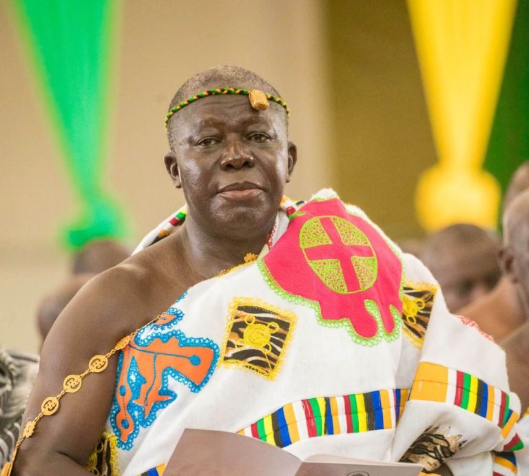 Allow those who can bear the expenses pay for Free SHS – Otumfuo to govt